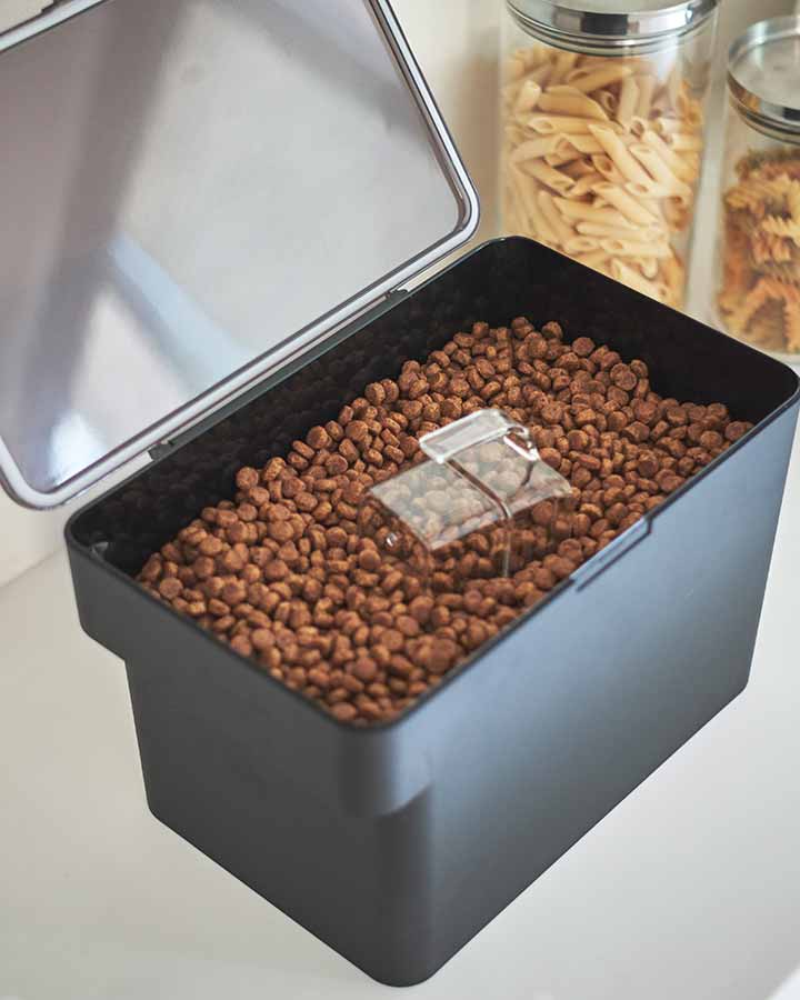 Yamazaki Food Container with kibble